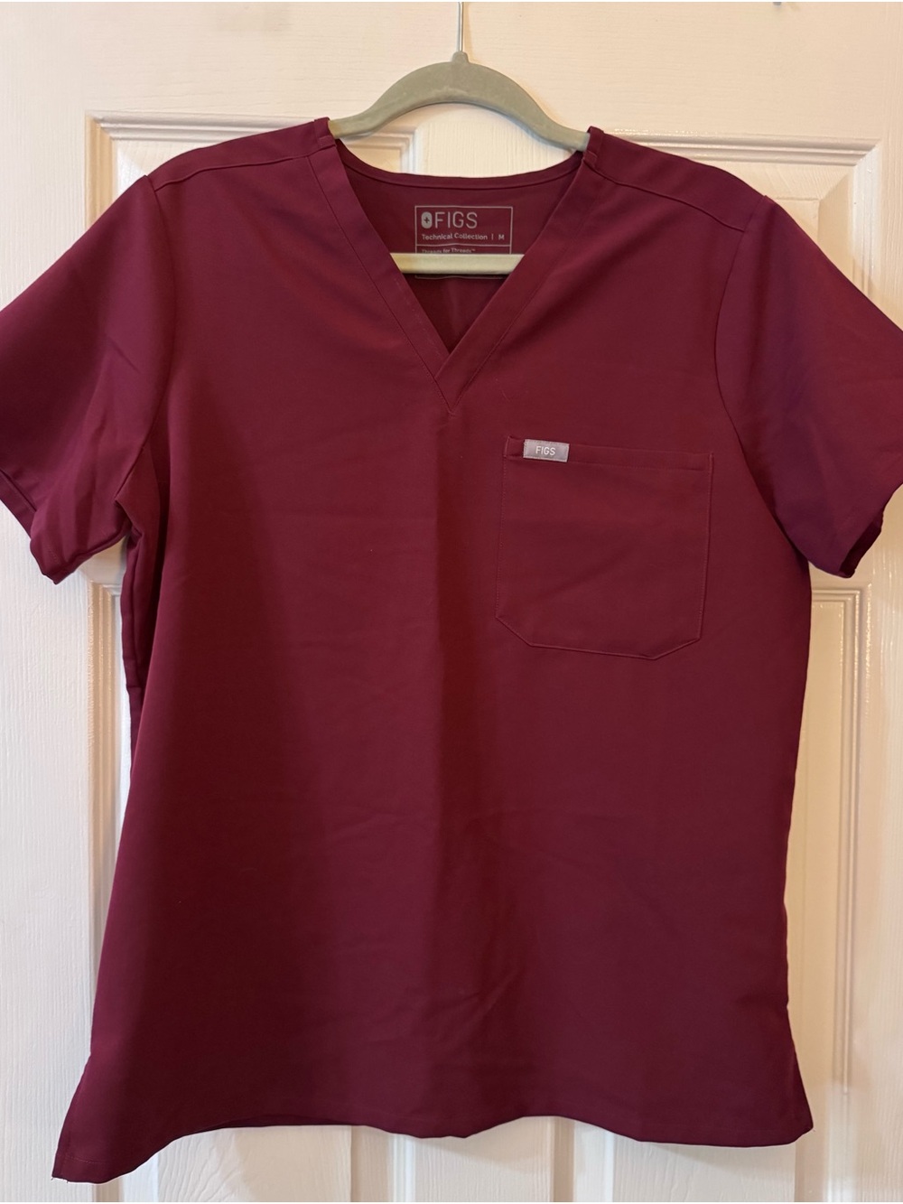 FIGS Women’s Scrub Top in Burgundy